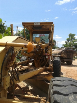 ขายด่วนครับ รถเกรดเดอร์ 140G 72 Vใช้งาน 7XXX ซ.ม. เครื่อง ไดเร็ก มี ลิปเปอร์หลัง ทบ.ครับ