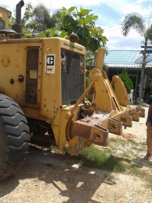 ขายด่วนครับ รถเกรดเดอร์ 140G 72 Vใช้งาน 7XXX ซ.ม. เครื่อง ไดเร็ก มี ลิปเปอร์หลัง ทบ.ครับ