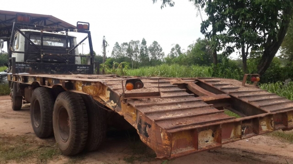 ขายสิบล้อหางปลาขึ้นสองร้อย เครื่องเกียร์HO เบรคทริฟฟี่ มีชโลร์ ช่วงล่างสองเพลา ISUZU ทะเบียนขาด,1ปี,พร้อมโอน