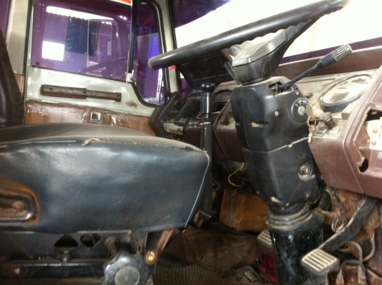 สิบล้อหัวลาก HINO FM 221-2เพา 220แรง สภาพพร้อมใช้งาน ทะเบียนพร้อมโอน ราคา 550,000บ มี7คัน สิบล้อหัวลาก HINO FM 221-2เพา 220แรง สภาพพร้อมใช้งาน ทะเบียนพร้อมโอน ราคา 550,000บ มี7คัน