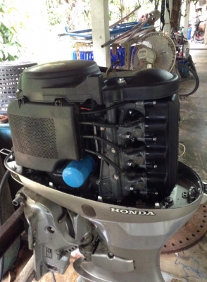 ขายเครื่อง honda 50 hp 4 จังหวะ ( โช๊ค )  สภาพพร้อมใช้งาน