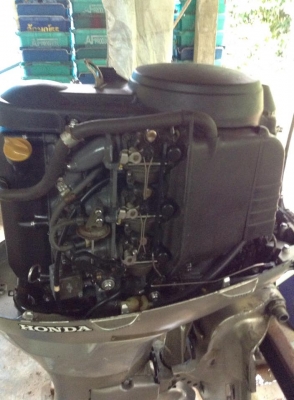 ขายเครื่อง honda 50 hp 4 จังหวะ ( โช๊ค )  สภาพพร้อมใช้งาน