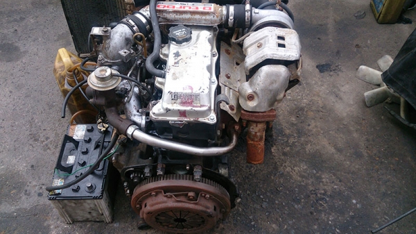 ขายเครื่องยนต์ดีเซล TOYOTA 2L TURBO