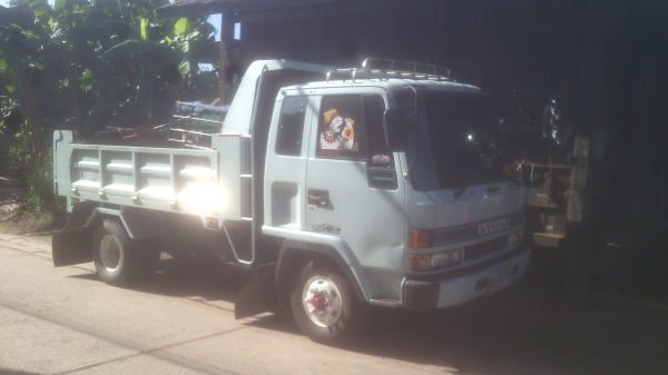 ขายรถดั้ม ร็อคกี้ 195   สวยๆพร้อมใช้งาน..พร้อมโอน