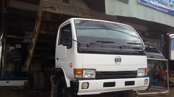 NISSAN UD 120