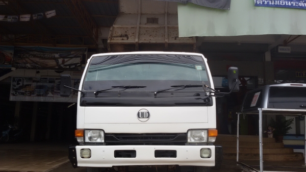NISSAN UD 120
