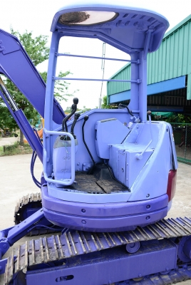 KOMATSU PC28UU KOMATSU PC28UU