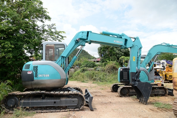 KOBELCO SK75UR KOBELCO SK75UR