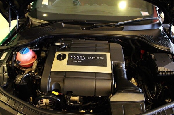ขาย AUDI TT ปี 2009 สีดำเดิมๆ รถออกศูนย์ยนต์กิจ มือเดี๋ยวออกห้าง ภายในแดงใหม่เอี่ยม พวงมาลัยเคฟล่าตัวแต่ง ล้อ Volk แท้ 19 ยางใหม่ 4 เส้น เบรค Brembo 6 pot ท่อแต่งออก 4 ท่อ รถสภาพสวยมาก ของแต่งเต็ม พร้อมขับหล่อเลย ขายเพียง 1,699,000 ถูกสุดในตลาดเหมือนเดิมค
