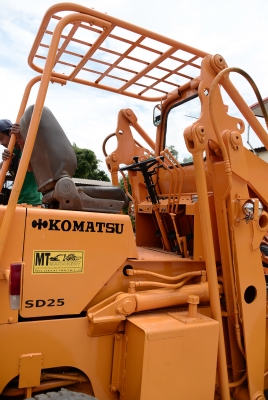 รถตัก KOMATSU SD25