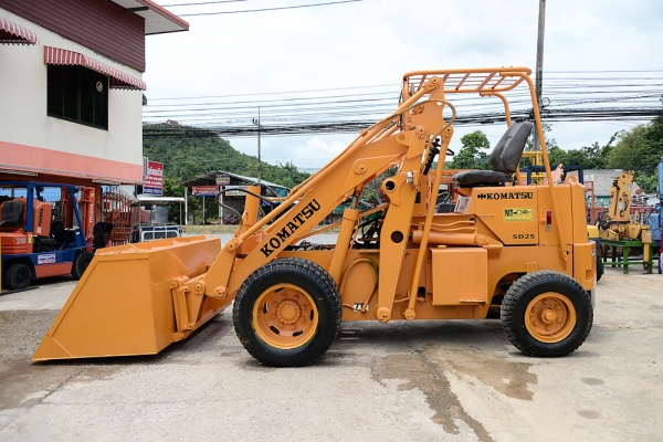 รถตัก KOMATSU SD25