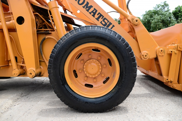 รถตัก KOMATSU SD25 รถตัก KOMATSU SD25