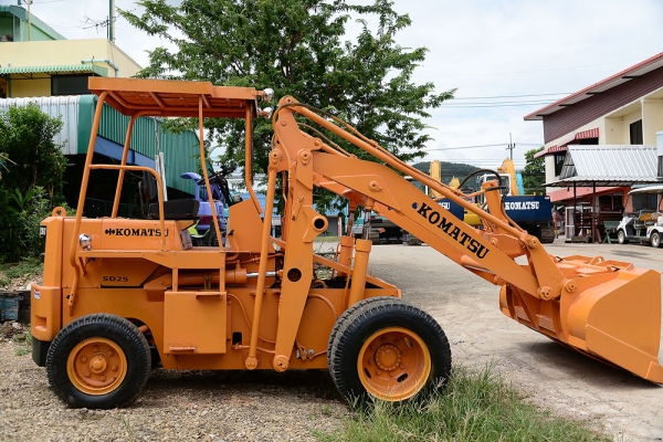 รถตัก KOMATSU SD25