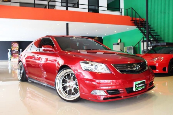 ขาย TOYOTA CAMRY 2.0G ปี 2010 ตัวท็อปสุด แต่ง VIP ของแต่งกว่าล้าน ออกงานโชว์ได้เลย สุดประเทศ ตัวรถสีแดงเกร็ด ชุดแต่งรอบคัน กันชนหน้าหลังสเกริต์ข้าง ไฟท้ายLED กระจกข้าง benz ล้อ SSR แท้ตัวลิมิเต็ล ขอบ 20 ยางใหม่หมด เบรค brembo หน้า 8 pot หลัง 4 pot เครื่อง