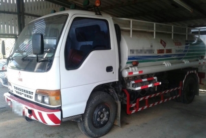 NPR 120 รถบรรทุกน้ำมัน