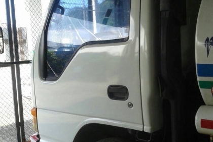 NPR 120 รถบรรทุกน้ำมัน