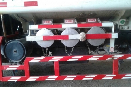 NPR 120 รถบรรทุกน้ำมัน