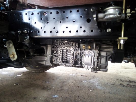 6 ล้อกลาง  *Euro.3*  ISUZU  NMR  130 แรงม้า * รถสวยเดิม+สวยจัด+สวยจริง * รถห้างแท้ * มีเล่มพร้อม * ปี55 * (ไมล์ 5,&times;&times;&times; โล)