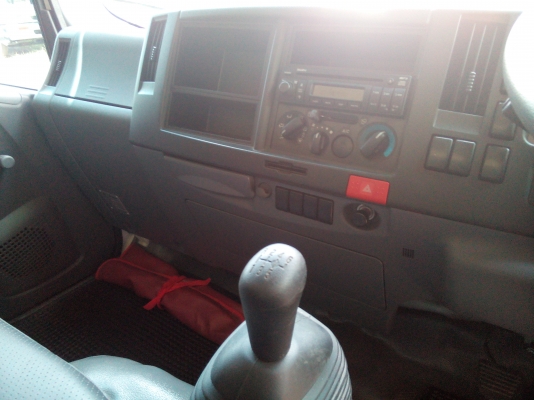 6 ล้อกลาง  *Euro.3*  ISUZU  NMR  130 แรงม้า * รถสวยเดิม+สวยจัด+สวยจริง * รถห้างแท้ * มีเล่มพร้อม * ปี55 * (ไมล์ 5,&times;&times;&times; โล)