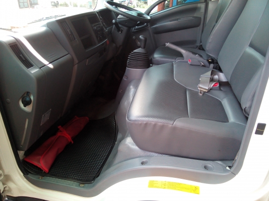 6 ล้อกลาง  *Euro.3*  ISUZU  NMR  130 แรงม้า * รถสวยเดิม+สวยจัด+สวยจริง * รถห้างแท้ * มีเล่มพร้อม * ปี55 * (ไมล์ 5,&times;&times;&times; โล)