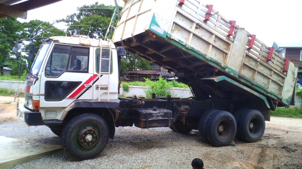 ขายสิบล้อเจ้าของขายเองขอน้อมราคา855,000บาท