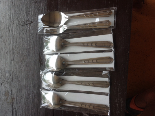 ขายช้อน/ส้อมสแตนเลสหนาๆ