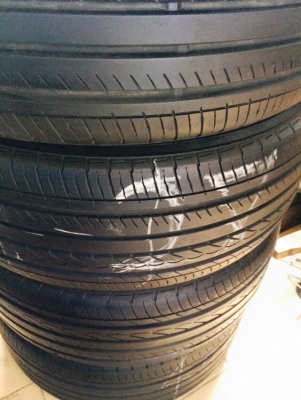 ขายยางขอบ17" 215-50R17 ปี12 Yokohama DB (Japan) สวยๆ ทั้ง4เส้นไม่แตกไม่บวม ขาย4,500บาทสนใจโทรสอบถามได้ที่062-121-9299 / 088-022-3848 ID Line : thidasasa ดูของแถวดอนเมืองครับ