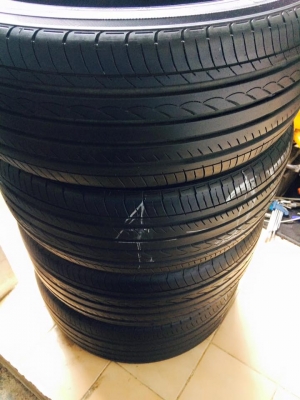 ขายยางขอบ17" 215-50R17 ปี12 Yokohama DB (Japan) สวยๆ ทั้ง4เส้นไม่แตกไม่บวม ขาย4,500บาทสนใจโทรสอบถามได้ที่062-121-9299 / 088-022-3848 ID Line : thidasasa ดูของแถวดอนเมืองครับ