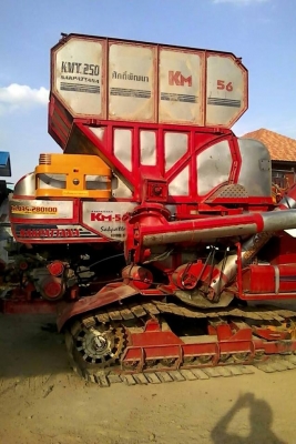 ขายรถเกี่ยวข้าว ศักดิ์พัฒนา KM56อุ้ม2.5ตัน เครื่อง230เทอร์โบ ตัวเดิน12 สภาพพร้อมใช้งาน สนใจโทร 090-8588220คุณนะ 093-3258446คุณบิว ID:narong498 หรือเข้าดูสินค้าอื่นๆได้ที่ www.truck.in.th/498 หรือเพจFacebook ณรงค์ ซื้อขายรถมือสอง (เว็บไซต์ส่วนตัว) หรือFace