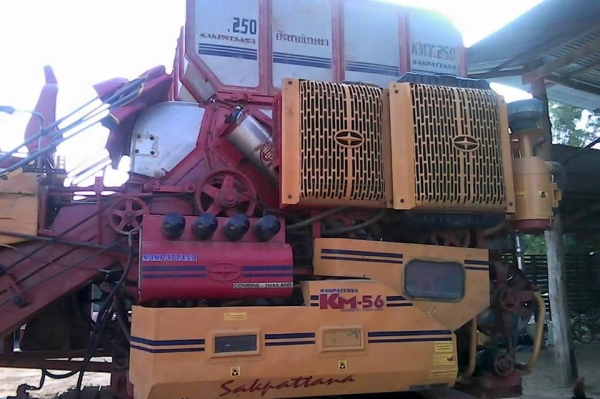 ขายรถเกี่ยวข้าว ศักดิ์พัฒนา KM56อุ้ม2.5ตัน เครื่อง230เทอร์โบ ตัวเดิน12 สภาพพร้อมใช้งาน สนใจโทร 090-8588220คุณนะ 093-3258446คุณบิว ID:narong498 หรือเข้าดูสินค้าอื่นๆได้ที่ www.truck.in.th/498 หรือเพจFacebook ณรงค์ ซื้อขายรถมือสอง (เว็บไซต์ส่วนตัว) หรือFace