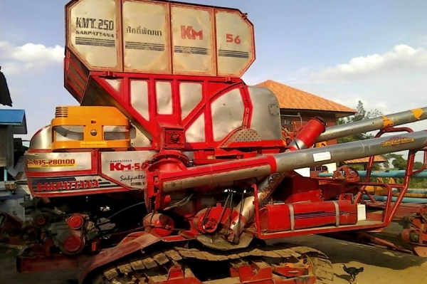 ขายรถเกี่ยวข้าว ศักดิ์พัฒนา KM56อุ้ม2.5ตัน เครื่อง230เทอร์โบ ตัวเดิน12 สภาพพร้อมใช้งาน สนใจโทร 090-8588220คุณนะ 093-3258446คุณบิว ID:narong498 หรือเข้าดูสินค้าอื่นๆได้ที่ www.truck.in.th/498 หรือเพจFacebook ณรงค์ ซื้อขายรถมือสอง (เว็บไซต์ส่วนตัว) หรือFace