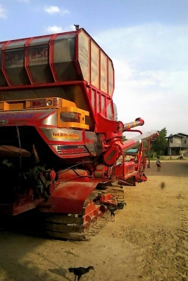 ขายรถเกี่ยวข้าว ศักดิ์พัฒนา KM56อุ้ม2.5ตัน เครื่อง230เทอร์โบ ตัวเดิน12 สภาพพร้อมใช้งาน สนใจโทร 090-8588220คุณนะ 093-3258446คุณบิว ID:narong498 หรือเข้าดูสินค้าอื่นๆได้ที่ www.truck.in.th/498 หรือเพจFacebook ณรงค์ ซื้อขายรถมือสอง (เว็บไซต์ส่วนตัว) หรือFace