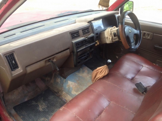 ขายฝาแดง ปี34 เครื่องดีมาก    คัสชีไม่มีผุ  แต่เก็บงานทางซ้ายมาแล้วนิดหน่อย แม็คไลเนอร์.  คอกเหล็ก. รถไม่มีผุ เอกสารพร้อมโอน ราคา48000 สนใจ0930693225 สารคาม