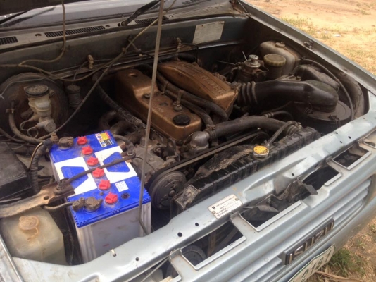 87ปี33 พาเวอร์โรงงานเครื่อวดีมาก   คัสชีมีสนิมผุนิดหน่อยเท่าหัวแม่มือ แอร์มี ตีเก็บสี. แต่ไม่มีผุ หน้าไม่เดิม เอกสารครบ ราคา77500 ต่อรอง สนใจ0930693225