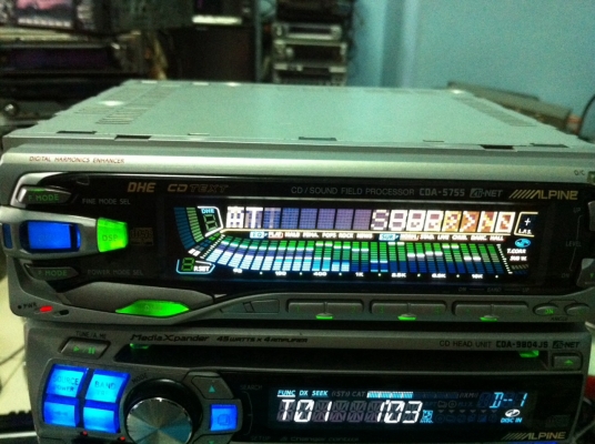 Alpine CDA-5755 PROCESSOR ใช้ร่วมกับเครื่องAlpine ทำให้เครื่องเล่นออก3ปรีเอ้า เล่นแผ่นCDได้ กราฟฟิกEQ  หน้าจอไฟฟ้า ปรับระดับหน้าจอได้ สภาพสวย Made in japan มือ2 ญี่ปุ่น