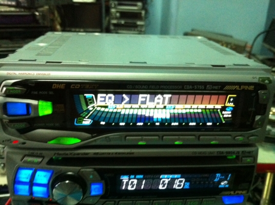 Alpine CDA-5755 PROCESSOR ใช้ร่วมกับเครื่องAlpine ทำให้เครื่องเล่นออก3ปรีเอ้า เล่นแผ่นCDได้ กราฟฟิกEQ  หน้าจอไฟฟ้า ปรับระดับหน้าจอได้ สภาพสวย Made in japan มือ2 ญี่ปุ่น