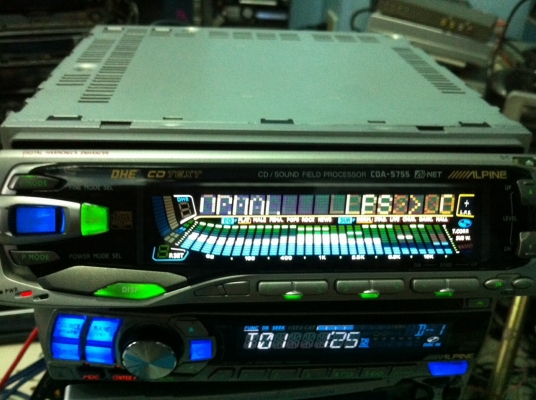 Alpine CDA-5755 PROCESSOR ใช้ร่วมกับเครื่องAlpine ทำให้เครื่องเล่นออก3ปรีเอ้า เล่นแผ่นCDได้ กราฟฟิกEQ  หน้าจอไฟฟ้า ปรับระดับหน้าจอได้ สภาพสวย Made in japan มือ2 ญี่ปุ่น