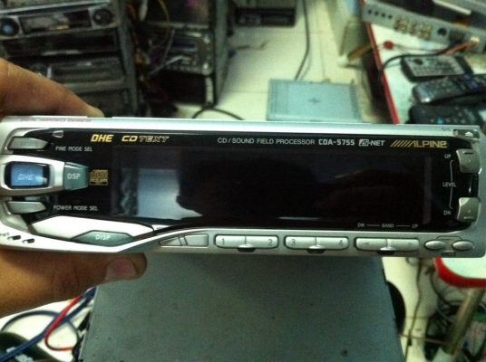 Alpine CDA-5755 PROCESSOR ใช้ร่วมกับเครื่องAlpine ทำให้เครื่องเล่นออก3ปรีเอ้า เล่นแผ่นCDได้ กราฟฟิกEQ  หน้าจอไฟฟ้า ปรับระดับหน้าจอได้ สภาพสวย Made in japan มือ2 ญี่ปุ่น