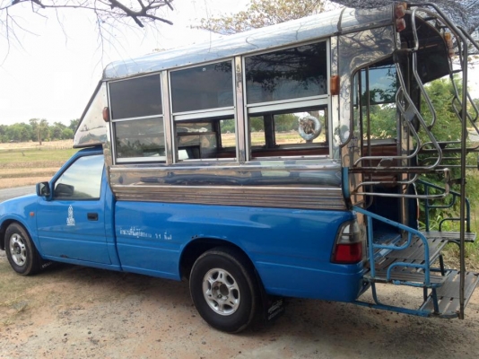 ขายครับ รถโดยสาร. ถอดป้ายเดิมแล้ว. TFR 90แปลงดาก้อน.  หลังคาโดยสาร. ทุกอย่างลงเล่มเรียบร้อย. แอร์. กระจกไฟฟ้า ยางดี4เส้น. รถสวย มีตำนิ ปะตูซ้าย เอกสารพร้อมโอน ราคา135000 สนใจ0930693225 สารคาม