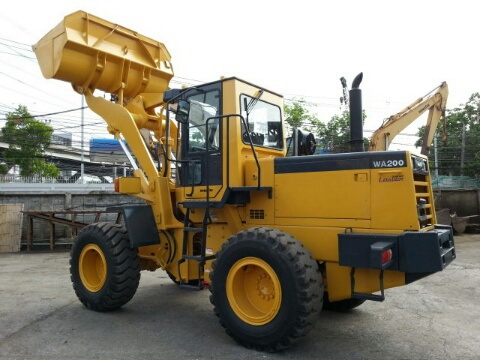 รถตักล้อยาง WA200-1-30108