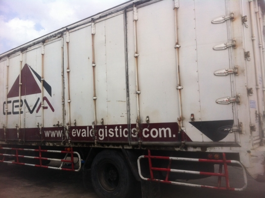 มีตู้10บานมาขายไม่มีเสากลางยาว7เมตร20สนใจติดต่อด่วน