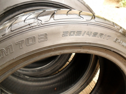ยางซิ่งขอบ17 ดันล็อป 205-45-R17ลงพื้นปี13 (4เส้น3,200บ)