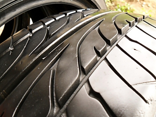 ยางซิ่งขอบ17 ดันล็อป 205-45-R17ลงพื้นปี13 (4เส้น3,200บ)