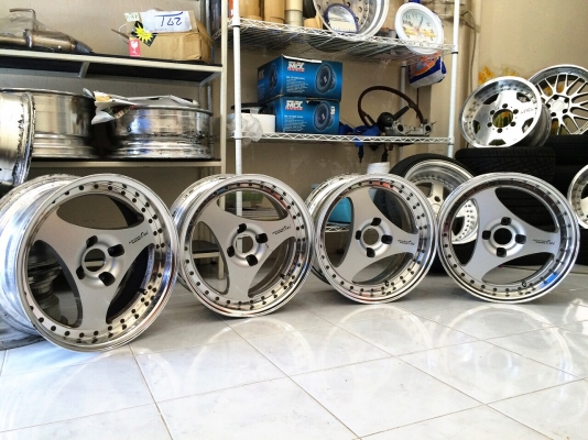 ขายล้อ ADVAN ONI 17" F8"R9" 4/114.3 สภาพสวย ประมูลจากญี่ปุ่น