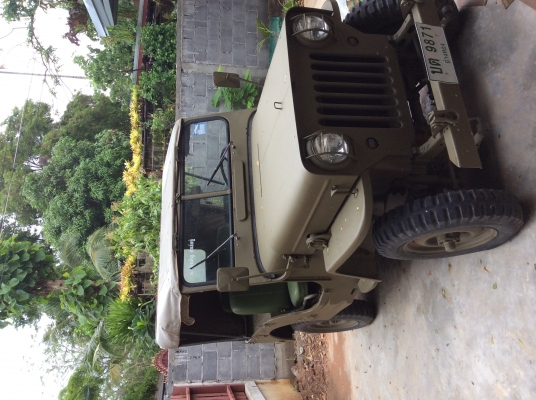 ขายรถ jeep  cj3b สวยๆสักคันครับ ทะเบียนพร้อมโอน