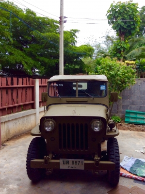 ขายรถ jeep  cj3b สวยๆสักคันครับ ทะเบียนพร้อมโอน