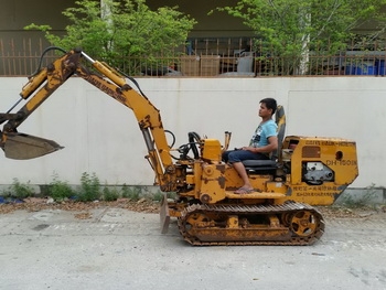 รถขุด แบคโฮ ขนาดเล็ก เครื่องยนต์ดีเชล สูบเดียว MITSUBISHI สตาร์ทได้ 2 ระบบ เพียง 138,000 บาทเท่าน้ัน