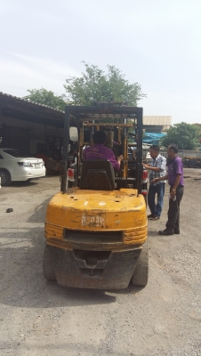 forklift 3.0 ตัน รถยกฟอร์คลิฟท์ KOMATSU รุ่น.11 ดีเซล 4D95L เกียร์ครัชท์ ยกสูงสุด 3.0 เมตร งากระดก ยางตัน forklift 3.0 ตัน รถยกฟอร์คลิฟท์ KOMATSU รุ่น.11 ดีเซล 4D95L เกียร์ครัชท์ ยกสูงสุด 3.0 เมตร งากระดก ยางตัน