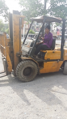 forklift 3.0 ตัน รถยกฟอร์คลิฟท์ KOMATSU รุ่น.11 ดีเซล 4D95L  เกียร์ครัชท์ ยกสูงสุด 3.0 เมตร งากระดก ยางตัน