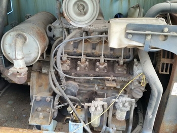 รถกระเช้า แมนลิฟท์ ตีนตะขาบ แทรกยาง AICHI เครื่อง ISUZU สูง15 เมตร ราคา 260,000 บาท